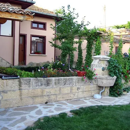 Къща За Гости Диана Holiday home